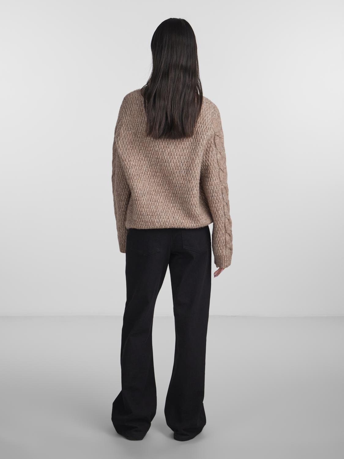 model_shot-back